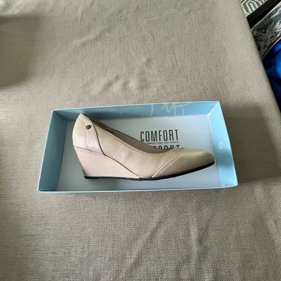 LifeStride Dreams Wedge Pumps Size 7 - Picture 3 of 9